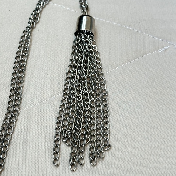 Silver Tone 26” Long Chain w/Large Multi-Length Tassel Vintage - Picture 3 of 11